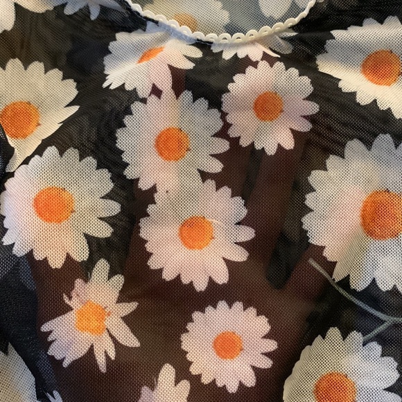 Sheer keyhole crop top - Picture 5 of 8